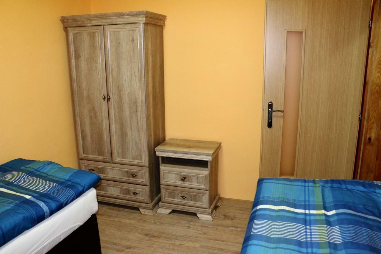 Ubytovanie Tri Ruze Krásnohorské Podhradie Buitenkant foto
